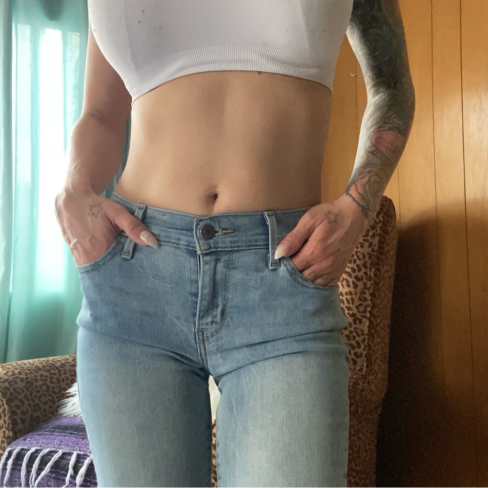 Levi’s 710 super skinny light wash jeans